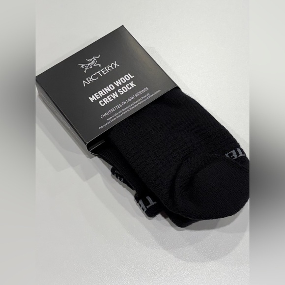 Arc'teryx Other - Arc’teryx Men's Women's Large Merino Wool 3/4 Crew Sock Black NWT Hiking Blend